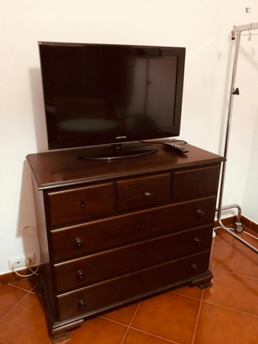 Great single bedroom close to Arroios metro station
