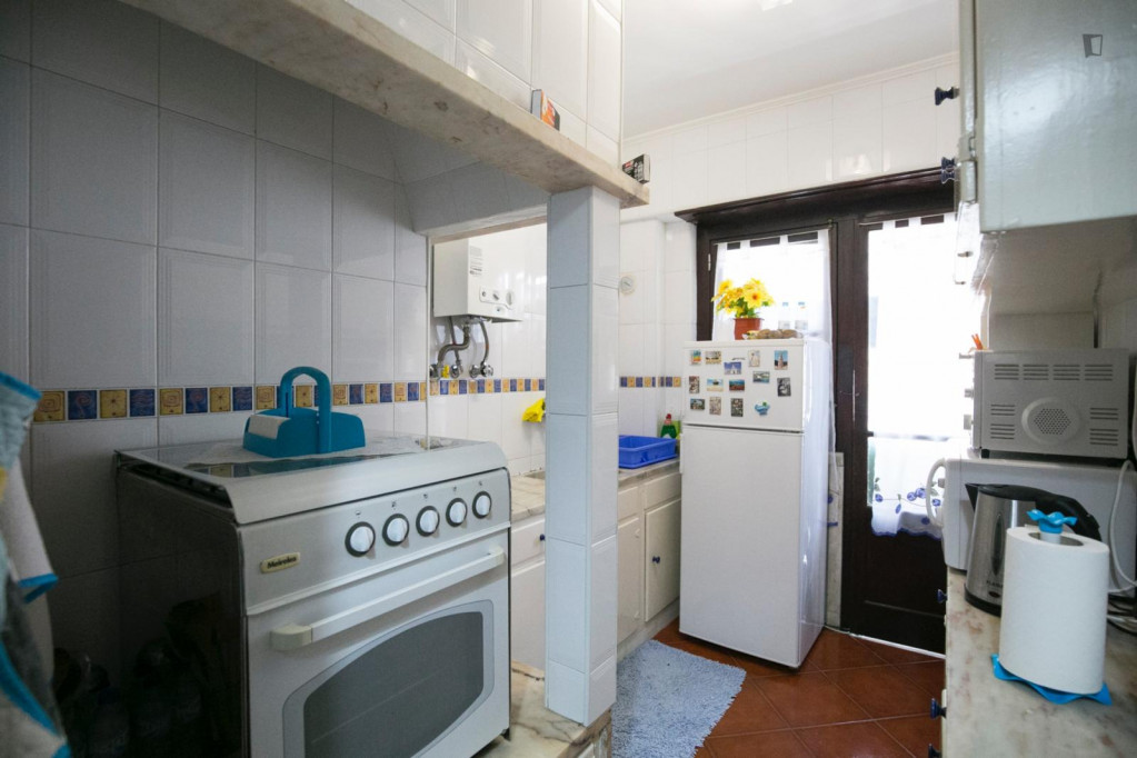 Great single bedroom close to Arroios metro station