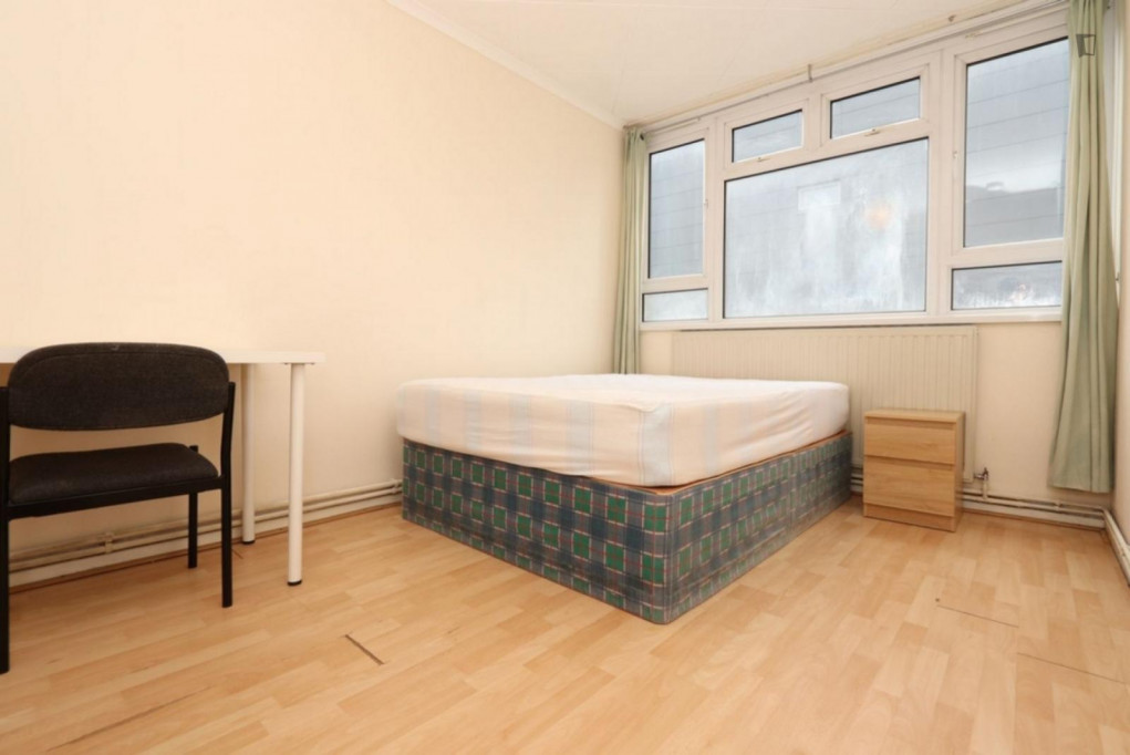 Snug double bedroom in Poplar - London - chambre - ImmoJeune
