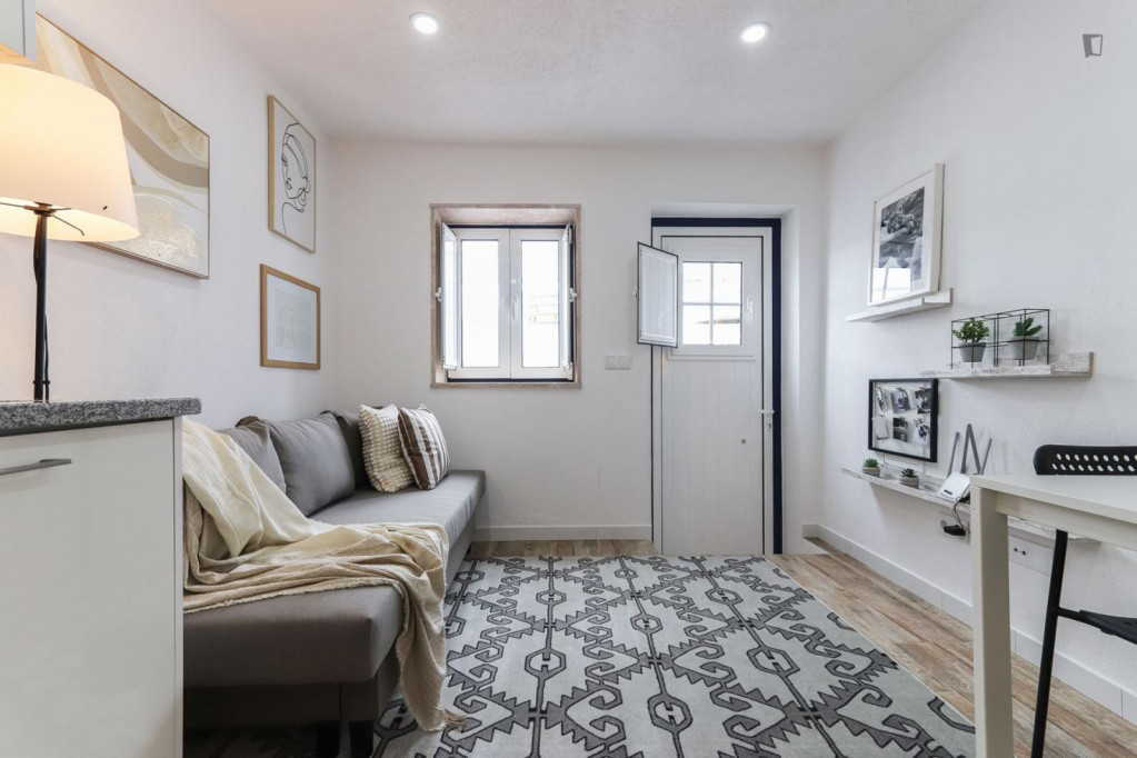 Bright studio close to Jardim do Largo da Ajuda