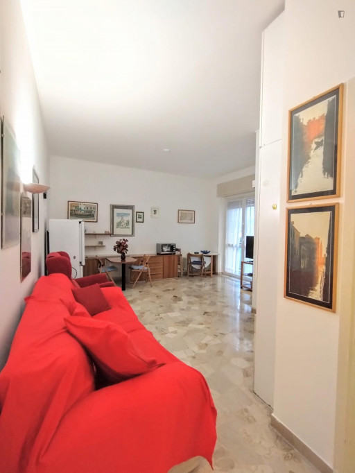 Inviting 1-bedroom apartment close to Gambara metro station - Milan - chambre - ImmoJeune