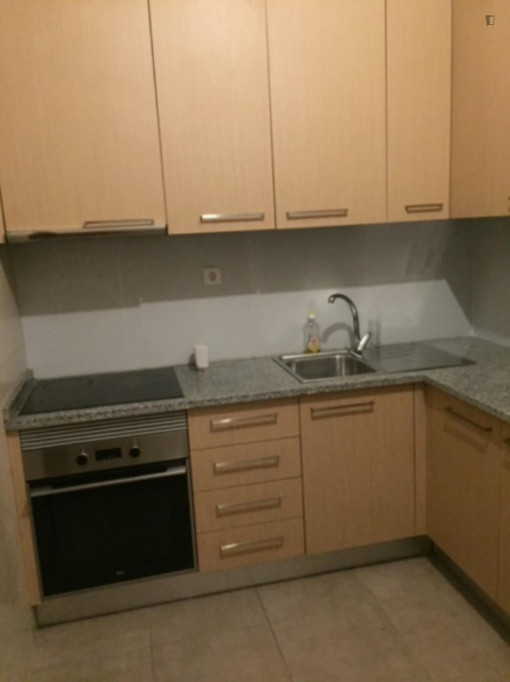 Nice double Bedroom close to Marquês Metro
