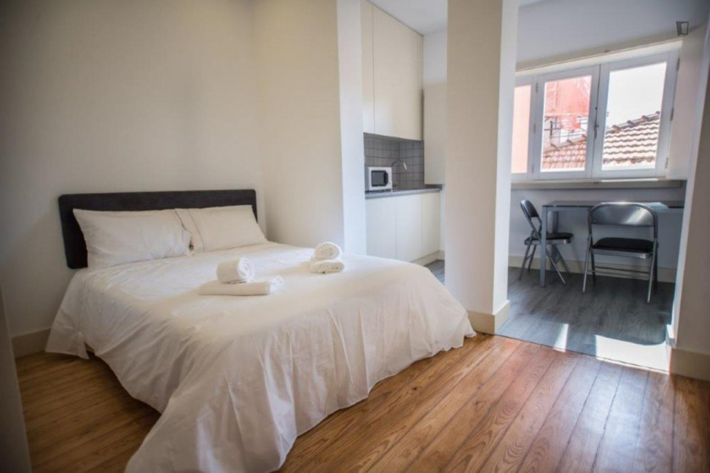 Very cool studio in popular Santo ildefonso