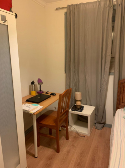Nice Single Bedroom close to Escola Superior de Educação de Coimbra (ESEC) - Coimbra - chambre - ImmoJeune
