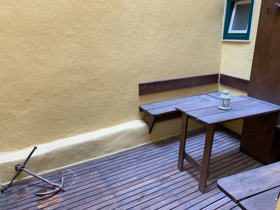 Charming flat with a small patio 