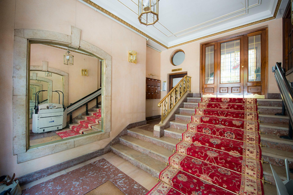 Enchanting double bedroom in the central Abando district