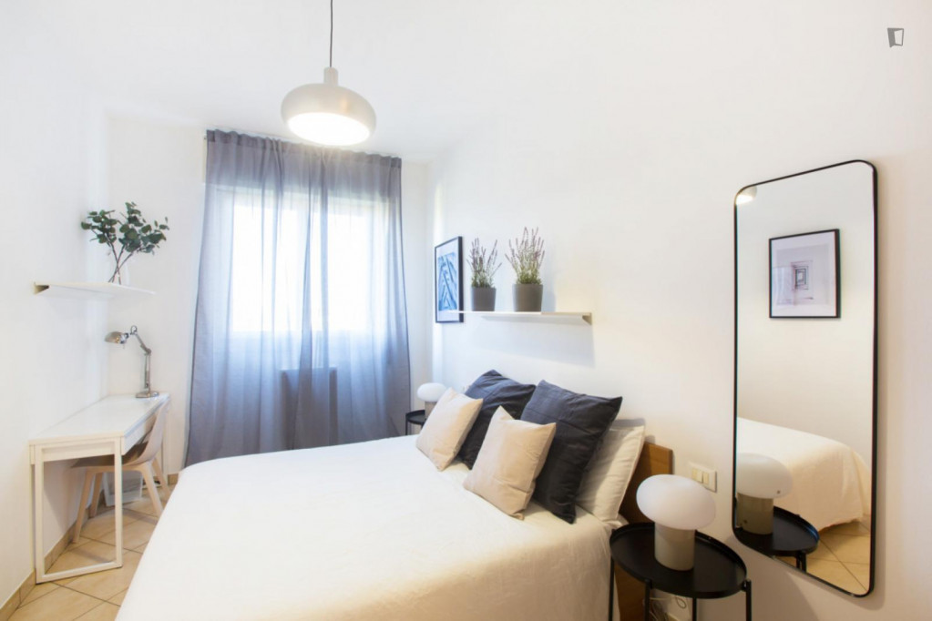 Interesting double bedroom near the San Siro Stadio metro - Milan - chambre - ImmoJeune
