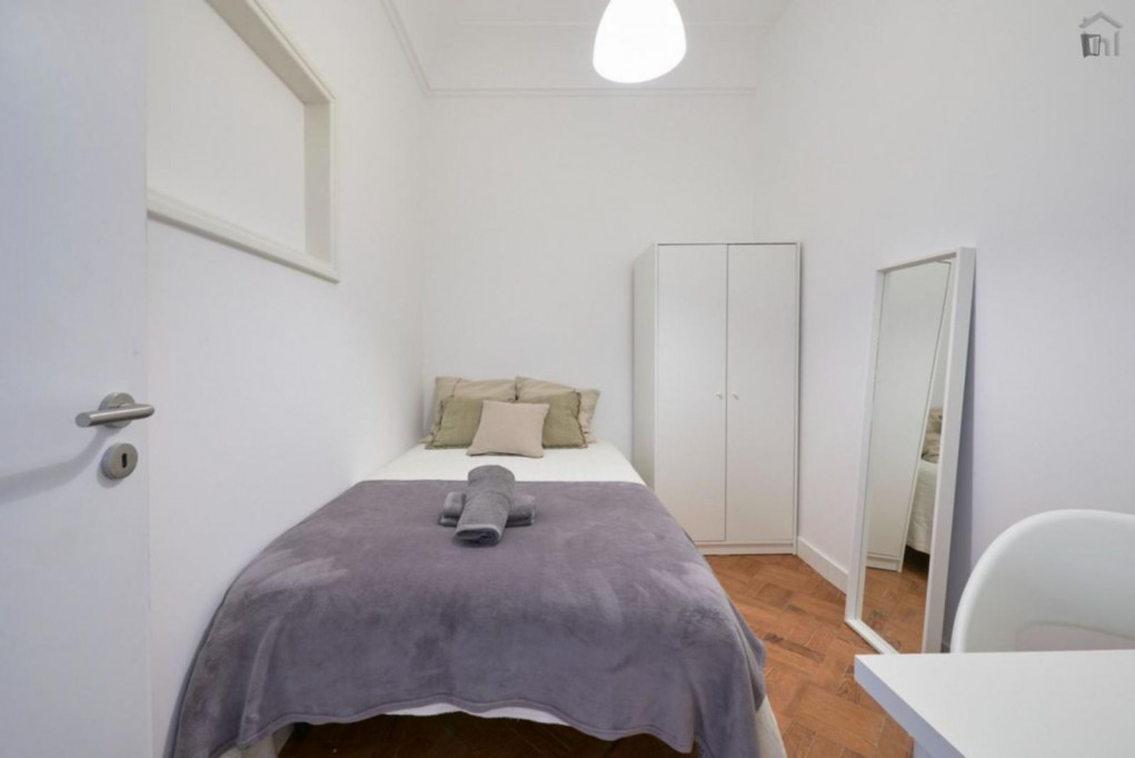 Neat single bedroom in well-linked Alameda