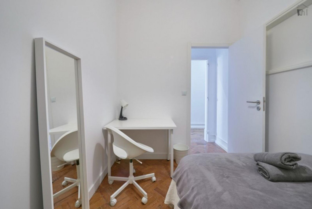 Neat single bedroom in well-linked Alameda