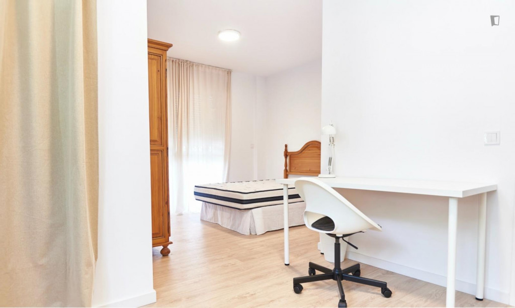 Enjoyable double bedroom in El Cerro del Águila - Séville - chambre - ImmoJeune