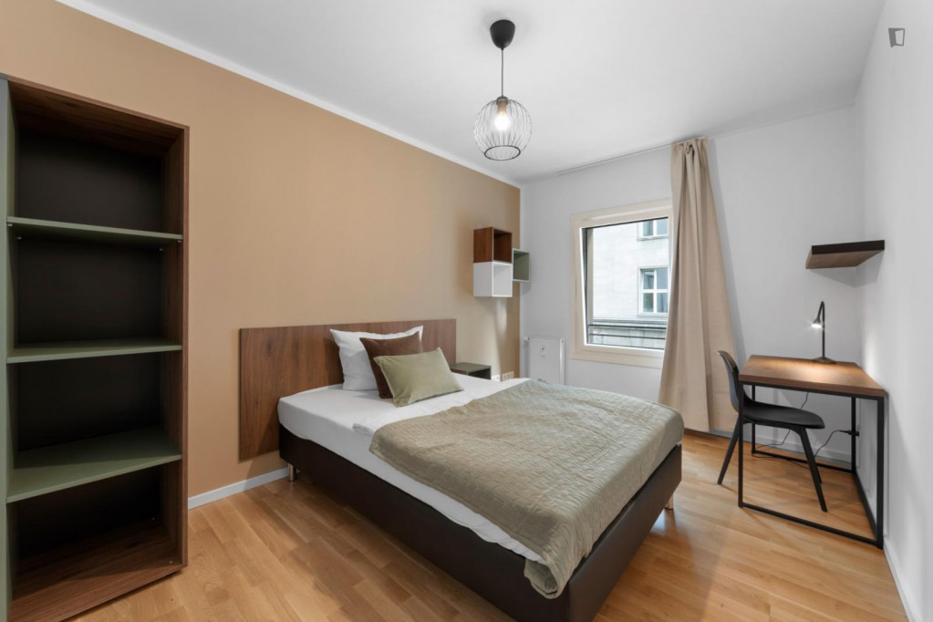 Restful double bedroom close to Mohrenstr. metro station - Berlin - chambre - ImmoJeune