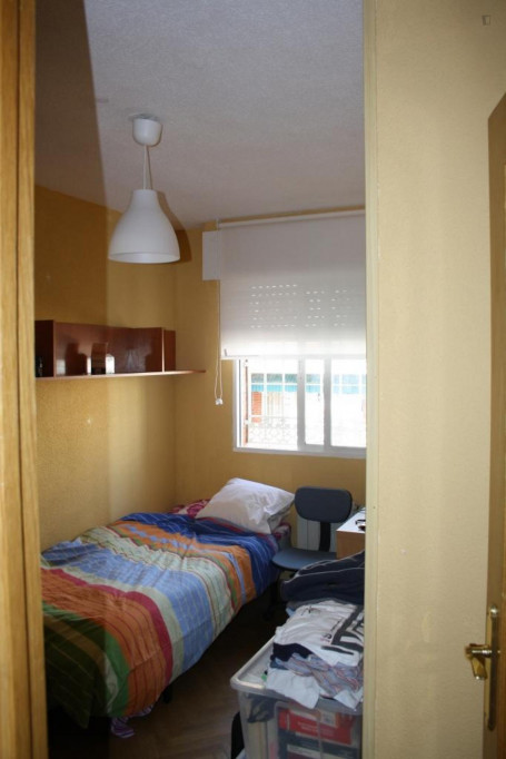 Single bedroom close to Universidad Europea de Madrid - Madrid - chambre - ImmoJeune