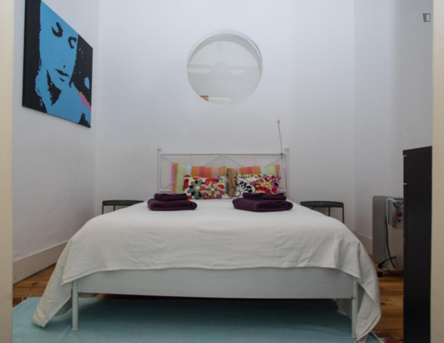 Vintage 2 Bedroom Apartment close to Lisbon School of Economics and Management ISEG