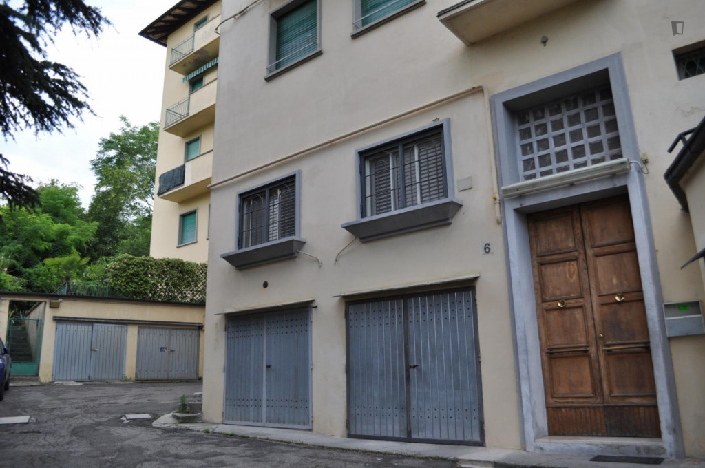 Comfy 2-bedroom apartment, with outdoor area, close to Giardini Margherita Bologna