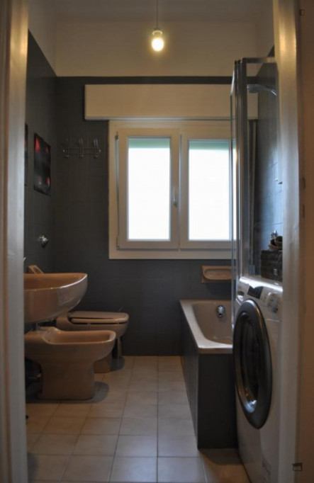 Comfy 2-bedroom apartment, with outdoor area, close to Giardini Margherita Bologna