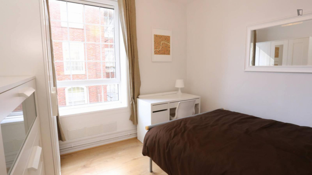 Welcoming double bedroom in Bromley By Bow - London - chambre - ImmoJeune