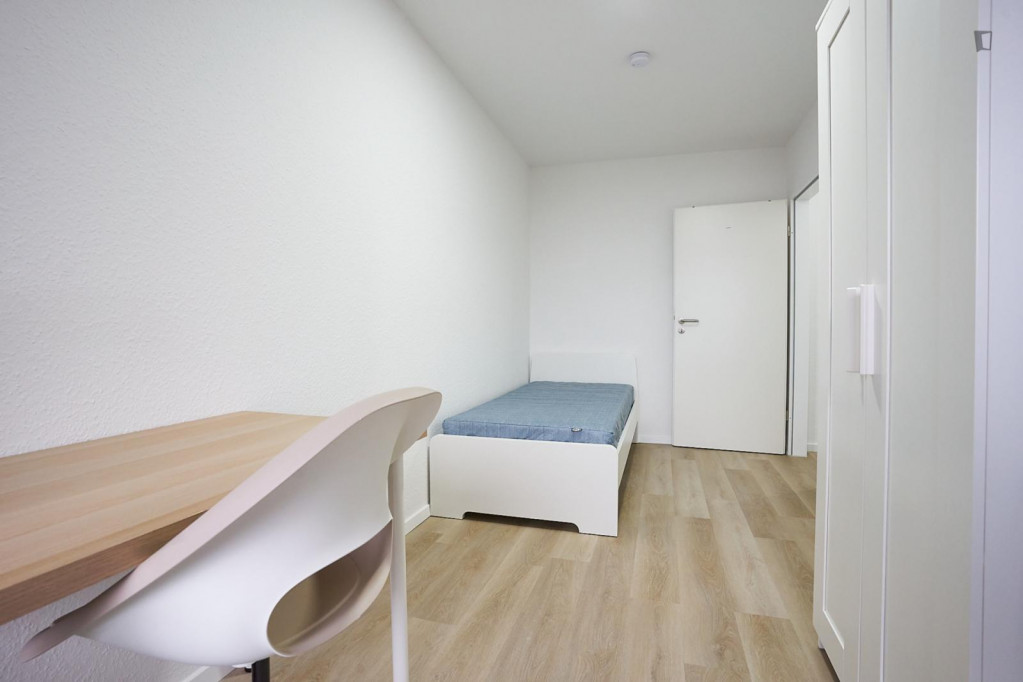Appealing single bedroom with a balcony, in Wersten