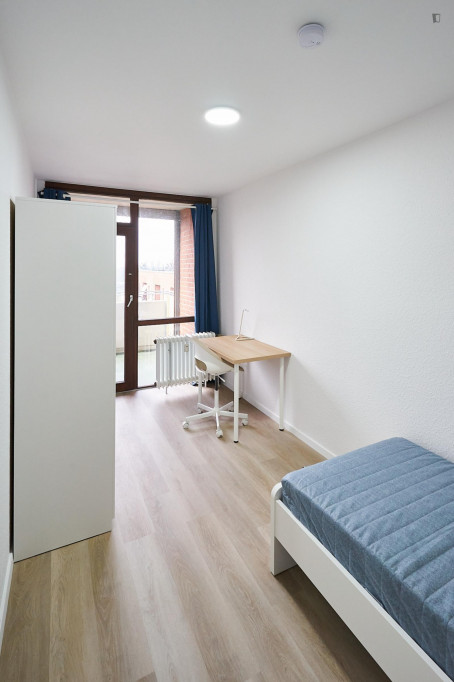 Appealing single bedroom with a balcony, in Wersten