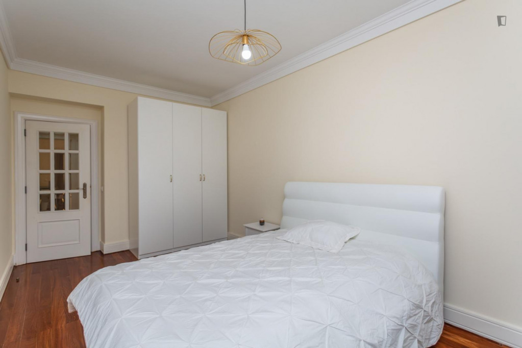 Appealing single bedroom with balcony