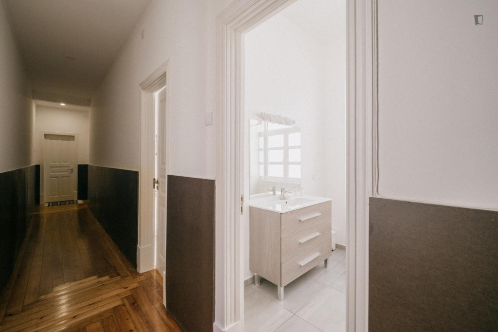Attractive single bedroom