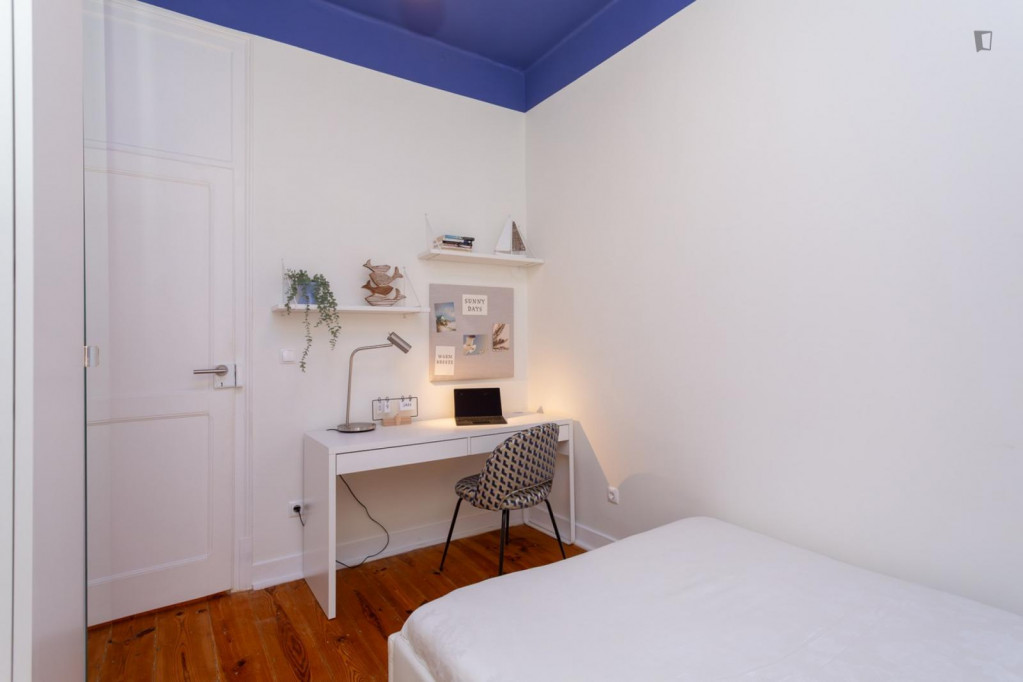 Appealing single bedroom