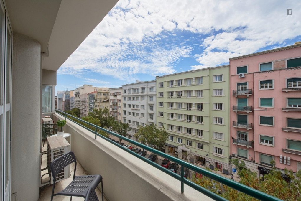 Appealing single bedroom with balcony - Lisbonne - chambre - ImmoJeune