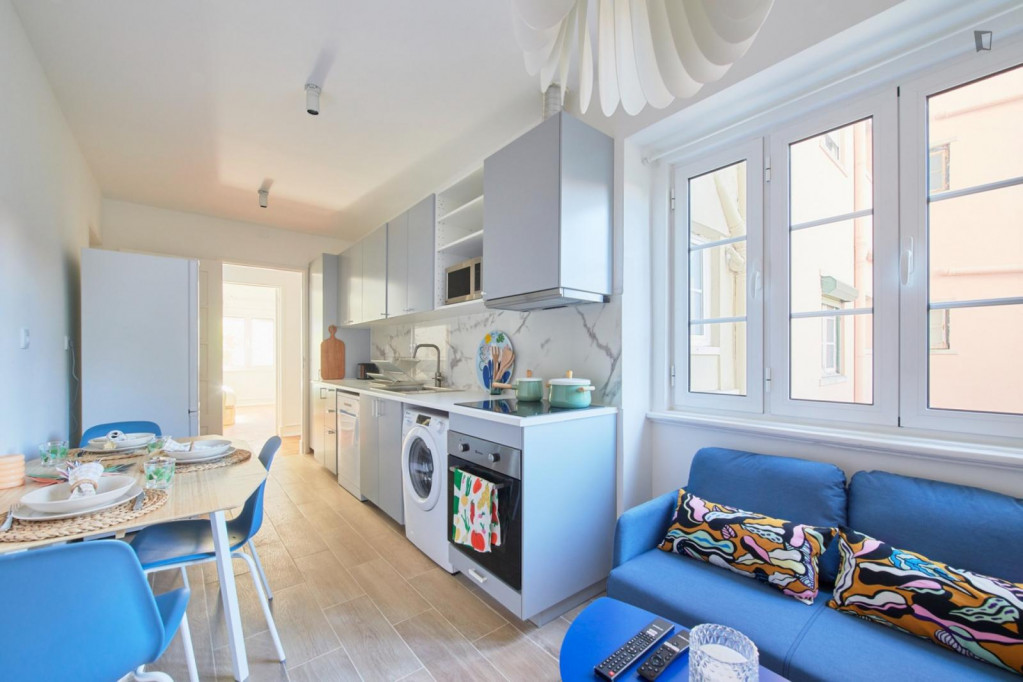 Large Appealing single bedroom