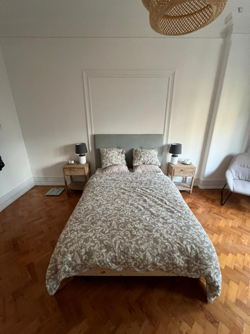 Appealing single bedroom