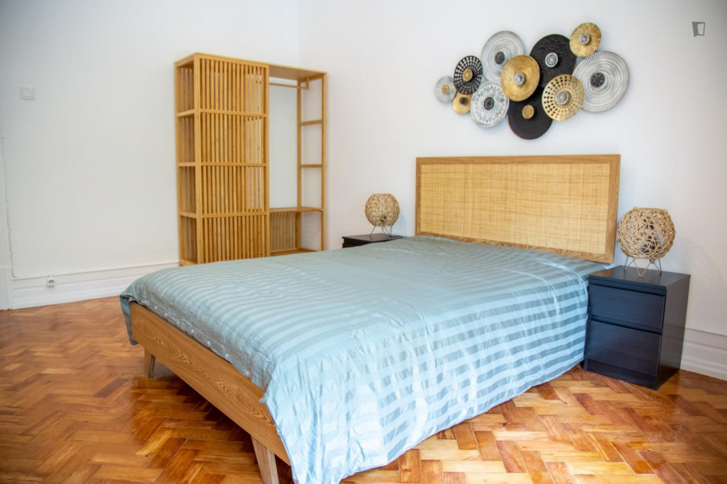 Attractive single bedroom with balcony