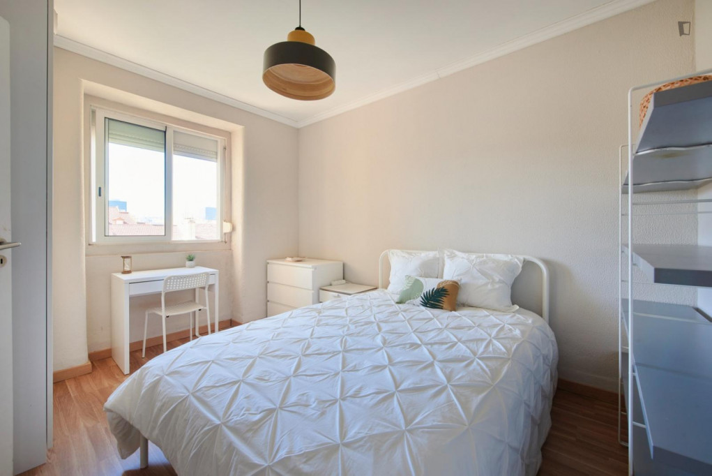 Cozy single bedroom