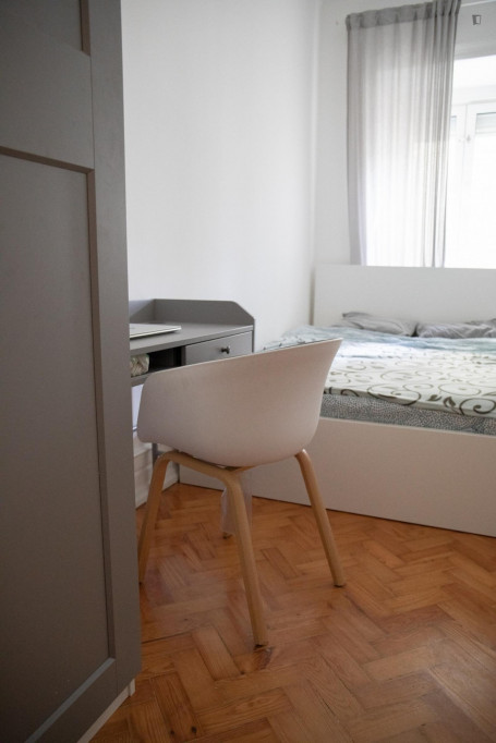 Cozy single bedroom