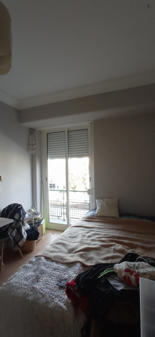 Attractive single bedroom with balcony - Lisbonne - chambre - ImmoJeune