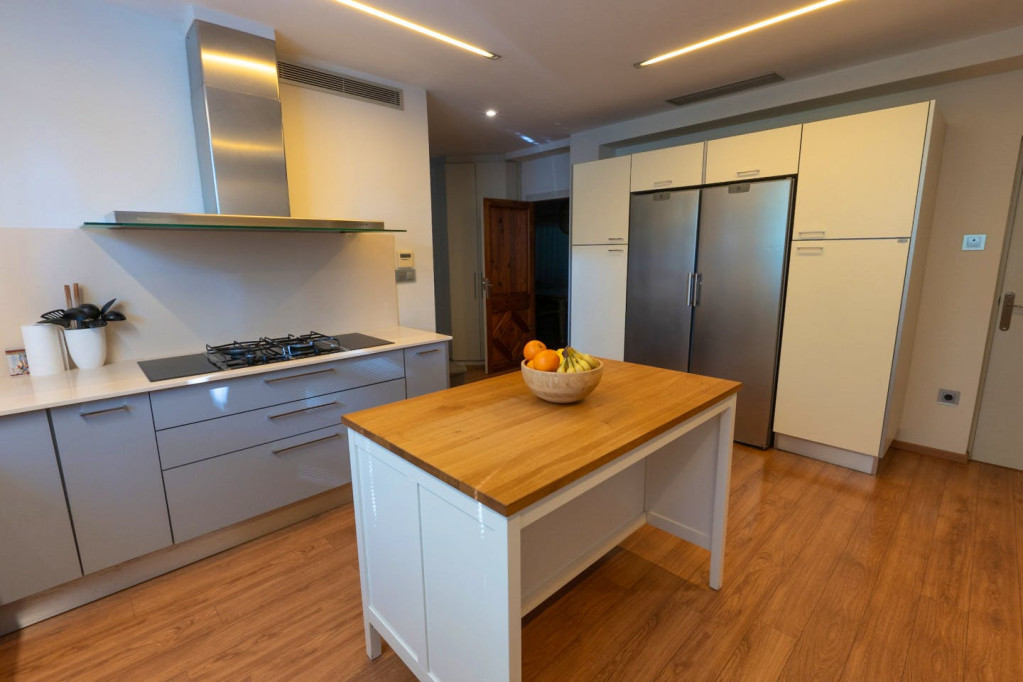 Vibrant Coliving Villa with Activities and Nature in Peaceful El Plantio