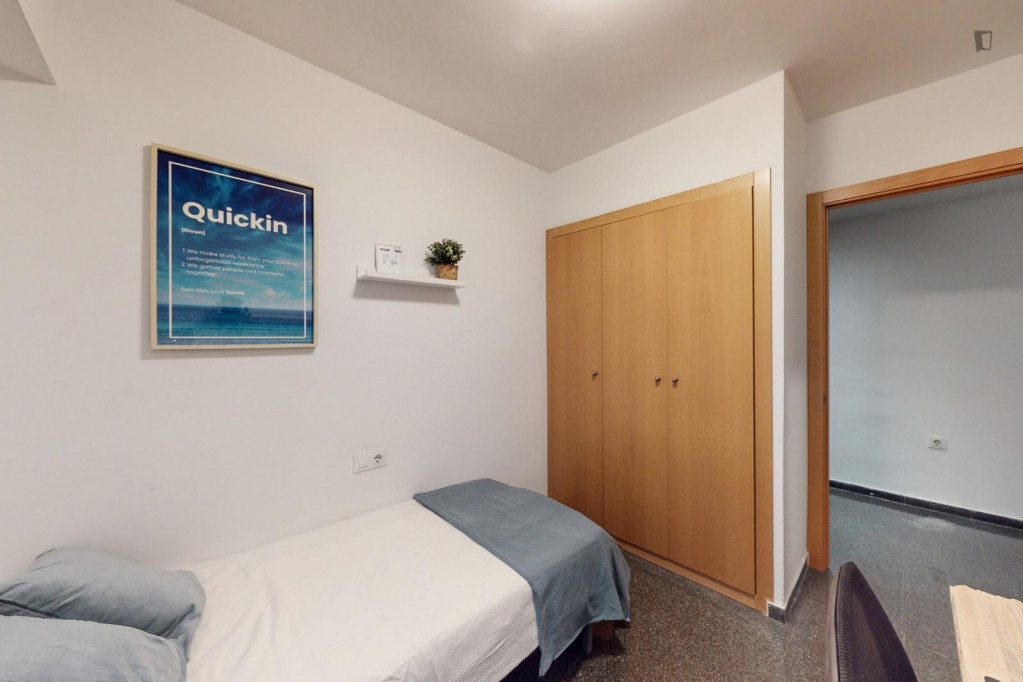 Cozy single bedroom in a property with balcony - Valence - chambre - ImmoJeune