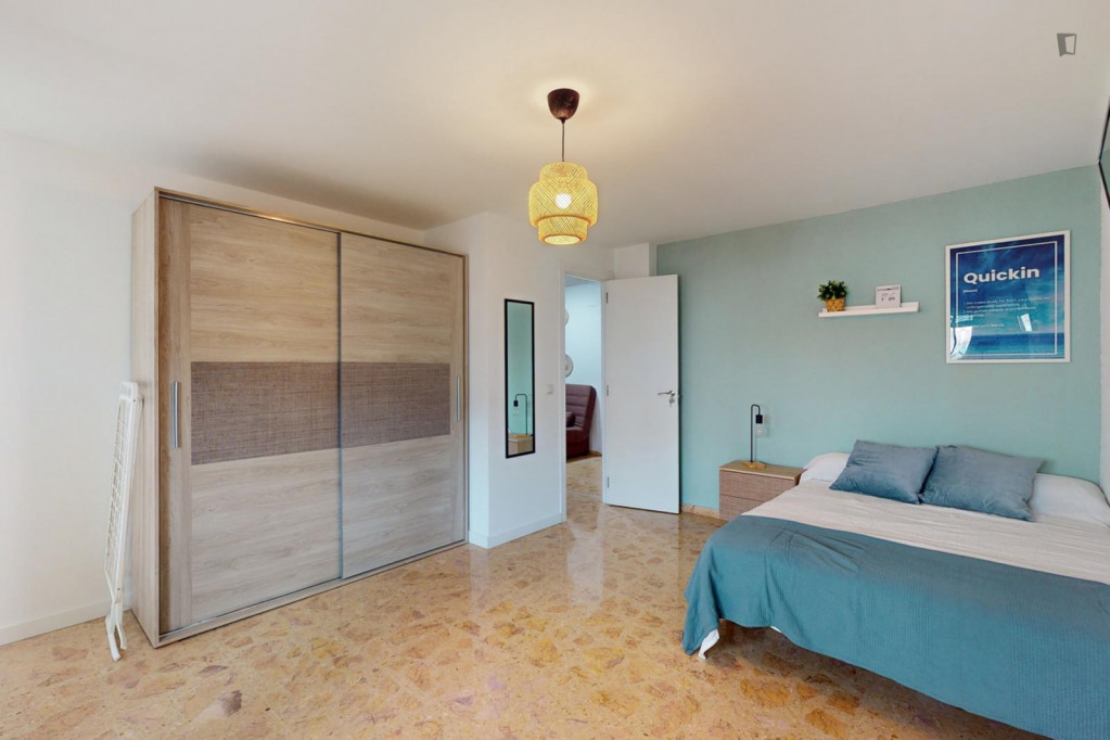 Large Attractive single bedroom with balcony - Valence - chambre - ImmoJeune
