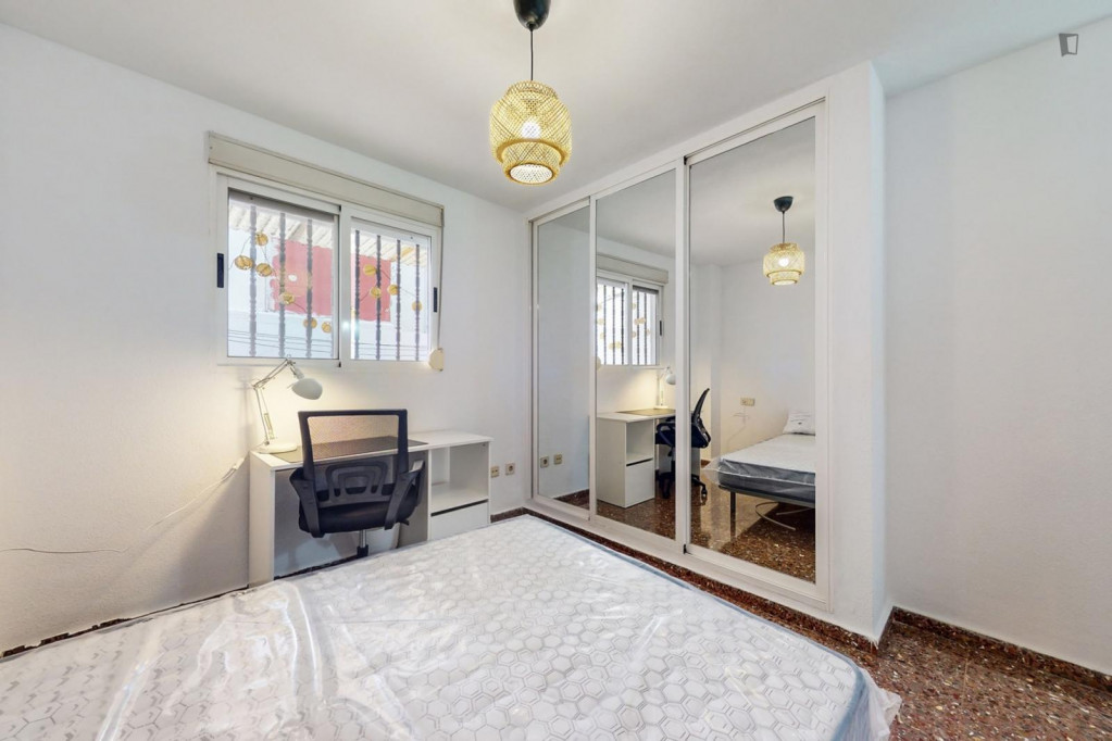 Cozy single bedroom in a property with balcony - Valence - chambre - ImmoJeune