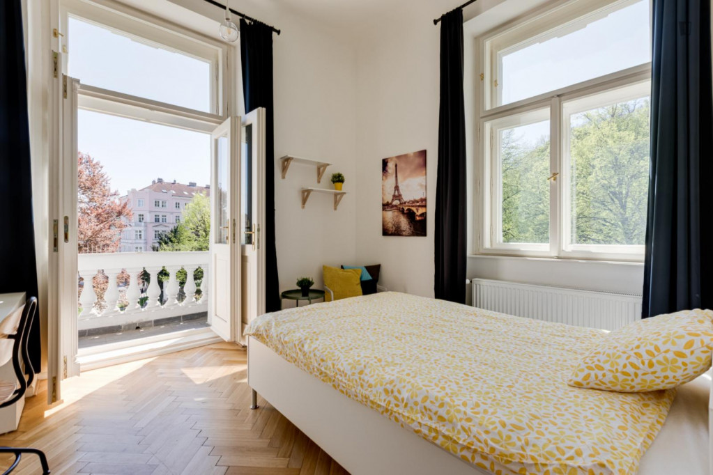 Amazing single bedroom with balcony in Malá Strana