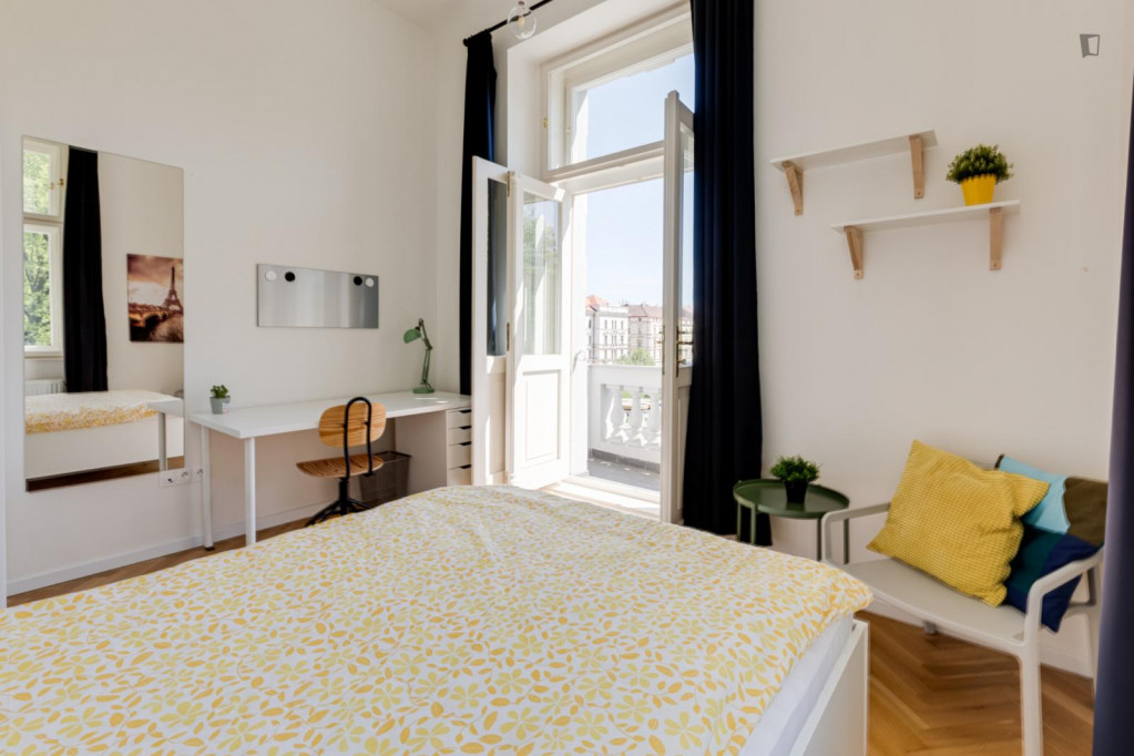 Amazing single bedroom with balcony in Malá Strana
