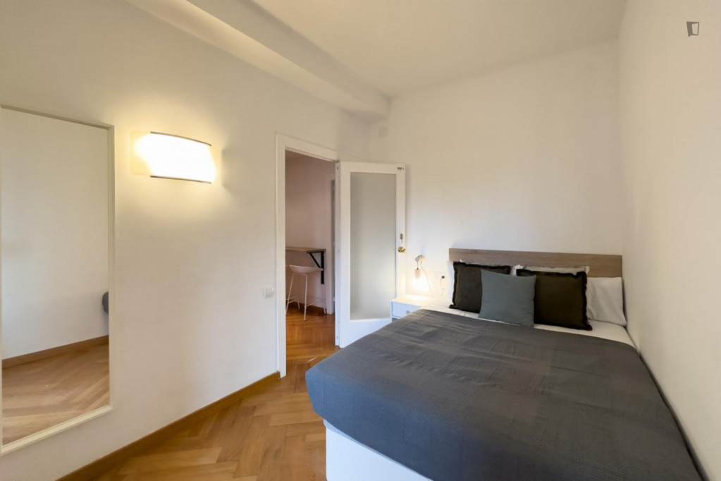 Inviting double bedroom close to the Esade Campus Barcelona Pedralbes - Barcelone - chambre - ImmoJeune