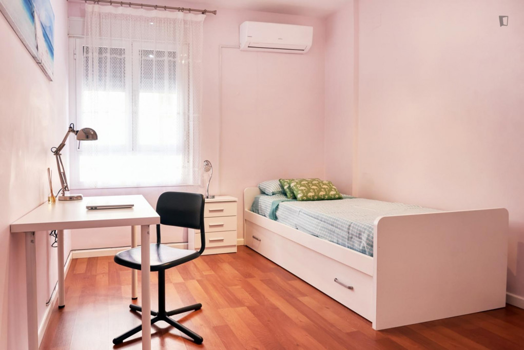 Delightful single bedroom close to the University of Seville - Séville - chambre - ImmoJeune