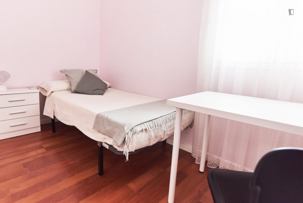 Welcoming single bedroom close to the Parque de María Luisa - Séville - chambre - ImmoJeune