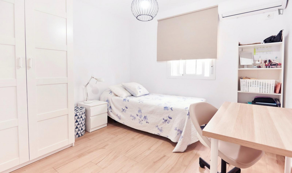 Nice single bedroom in El Plantinar - Séville - chambre - ImmoJeune