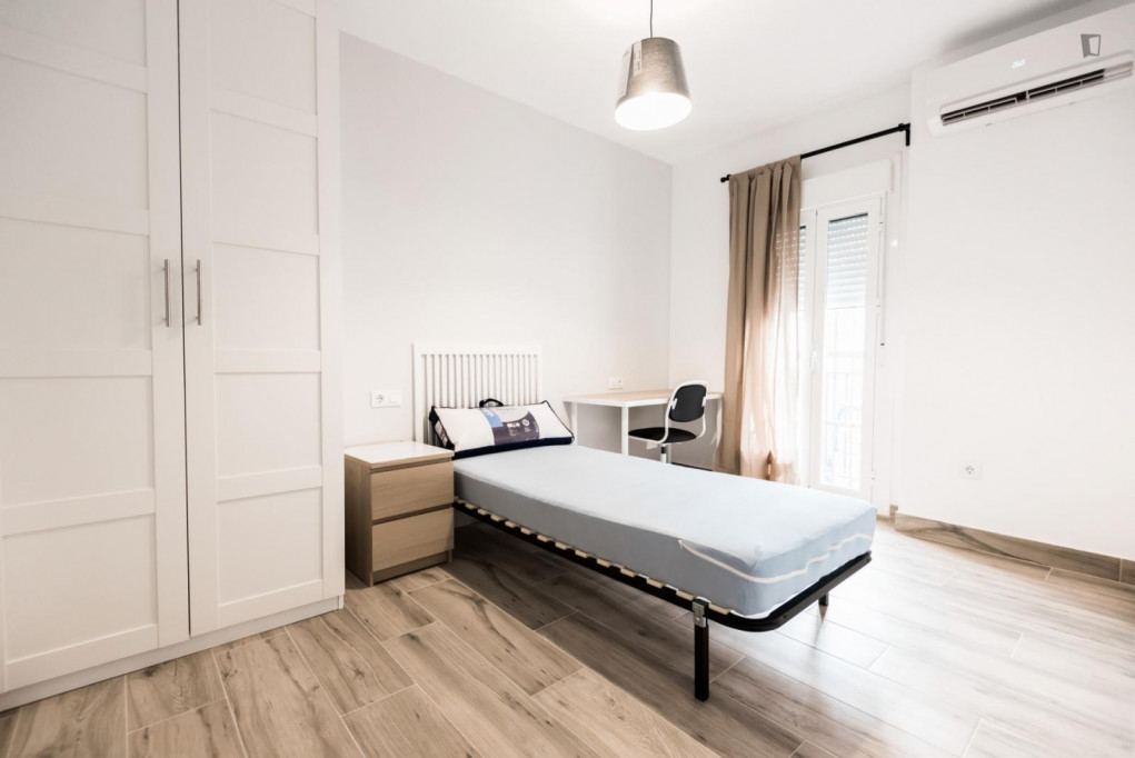 Spacious single bedroom in Polígono Norte - Séville - chambre - ImmoJeune