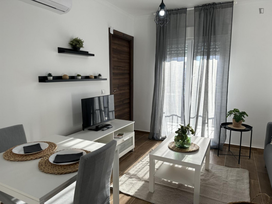Attractive 1-bedroom apartment near Abrantes metro station - Madrid - chambre - ImmoJeune
