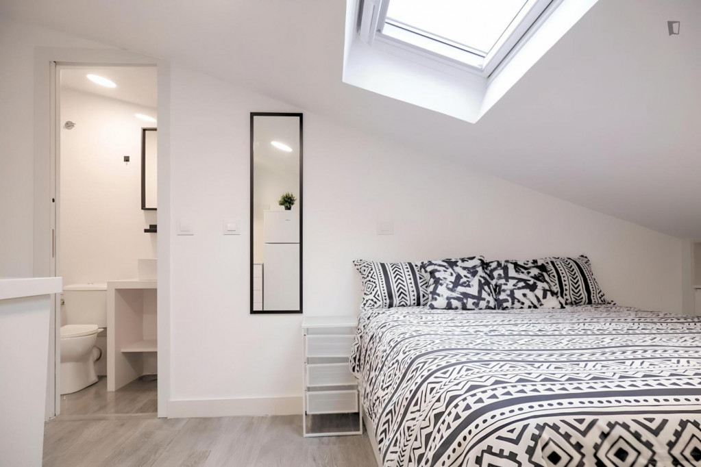 Cute studio in Madrid close to Plaza Elíptica metro station - Madrid - chambre - ImmoJeune