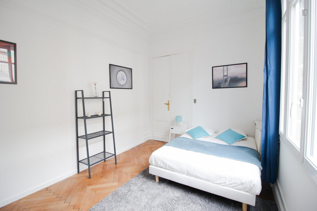 Grande chambre en colocation dans une grande maison en plein centre de Bordeaux