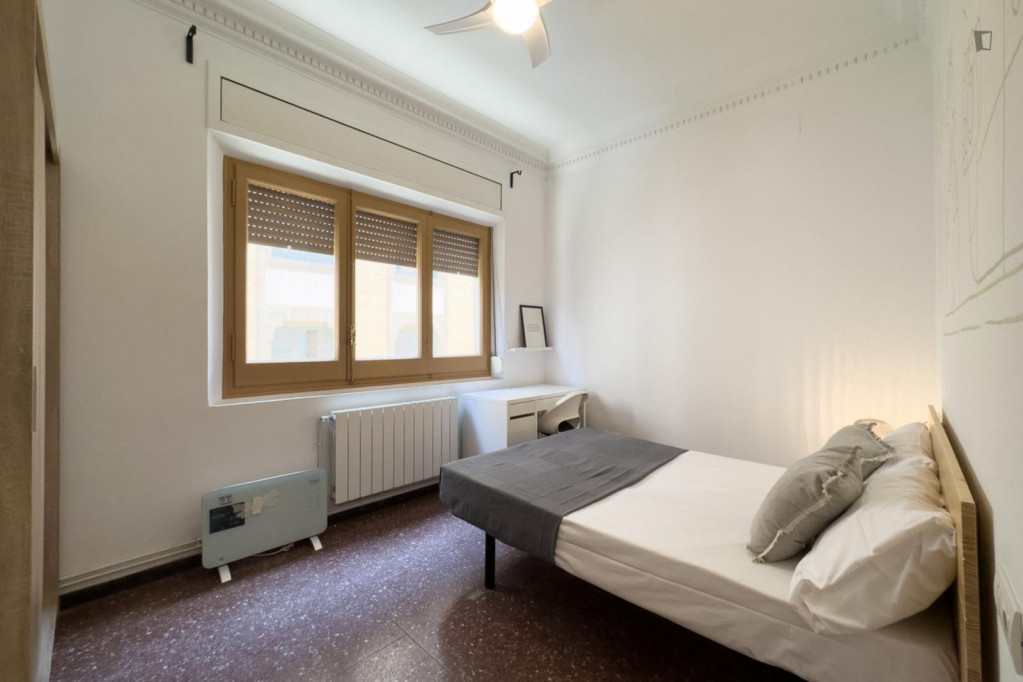 Very cool double bedroom in central Sant Pere, Santa Caterina i la Ribera - Barcelone - chambre - ImmoJeune