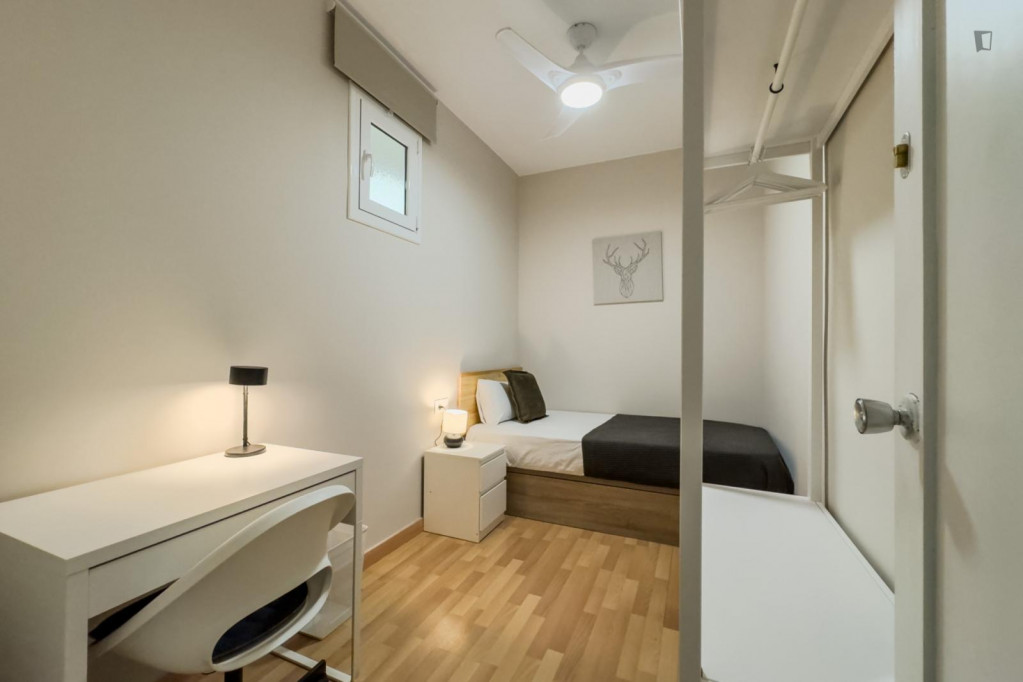 Cosy single bedroom near La Salle Campus Barcelona - Barcelone - chambre - ImmoJeune
