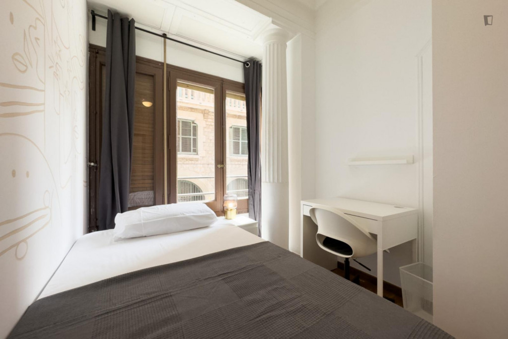 Inviting single bedroom not far from Universitat de Barcelona - Barcelone - chambre - ImmoJeune