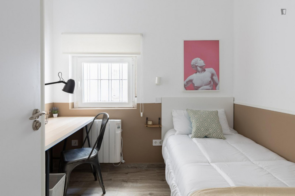 Welcoming single bedroom close to Getafe Central train station - Madrid - chambre - ImmoJeune